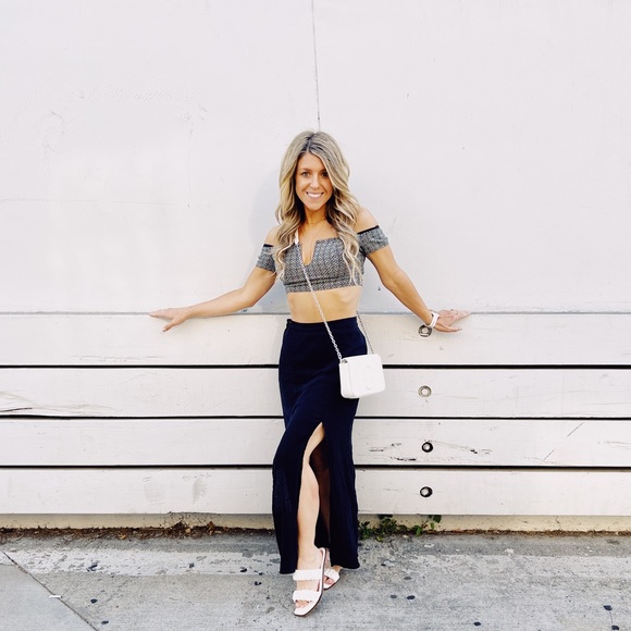 Meet your seller! Posh Ambassador II - Picture 4 of 11